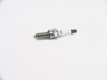 Load image into Gallery viewer, Maserati GranTurismo Quattroporte Ngk spark plugs 8 pcs #685