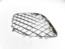 Load image into Gallery viewer, Bentley Continental Flying Spur chrome front bumper grille 3pcs #697