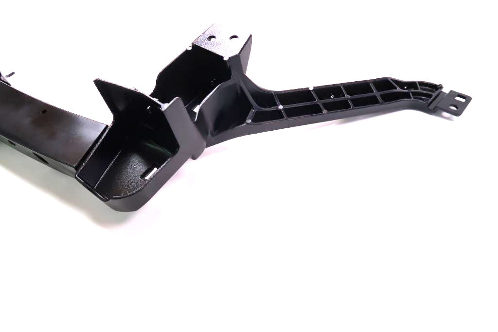 Maserati Quattroporte front cross member #2263