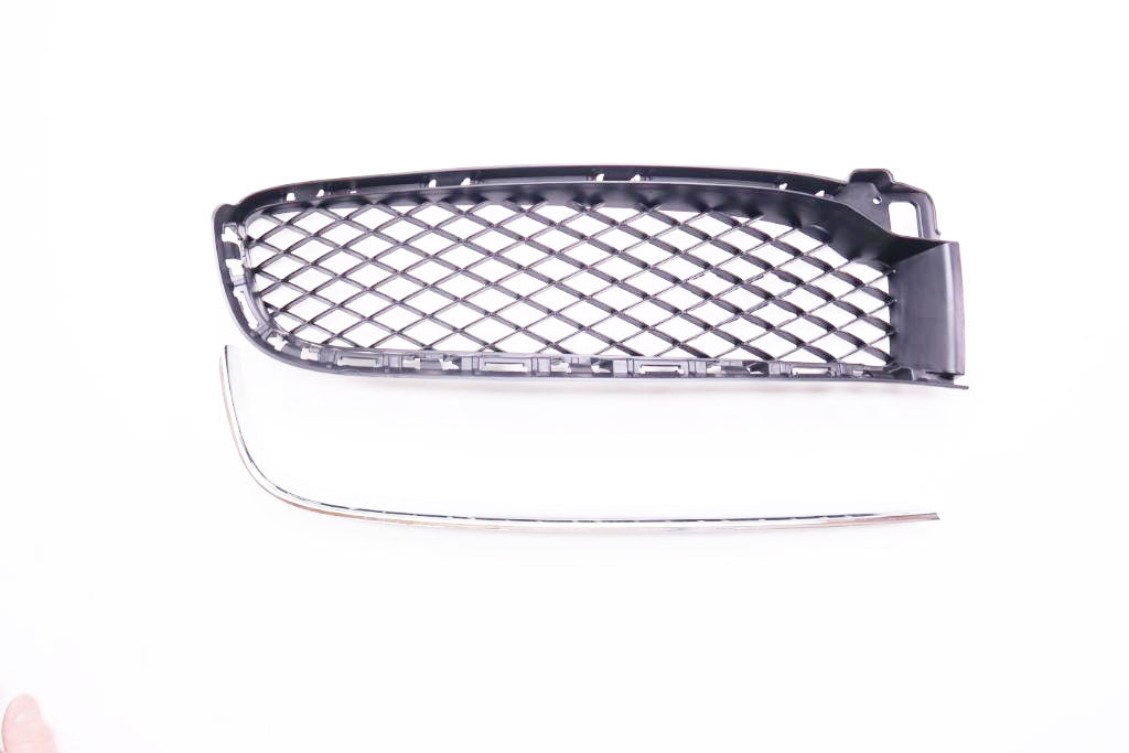 Rolls Royce Ghost Lci front bumper right grill + chrome trim #2472