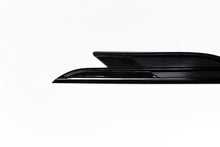Load image into Gallery viewer, Bentley Bentayga black left fender air vent grill #2017
