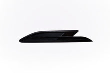 Load image into Gallery viewer, Bentley Bentayga black right fender air vent grill #2018