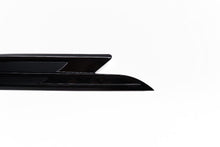 Load image into Gallery viewer, Bentley Bentayga black right fender air vent grill #2018