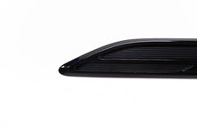 Load image into Gallery viewer, Bentley Bentayga black right fender air vent grill #2018
