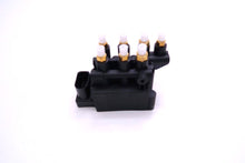 Load image into Gallery viewer, Rolls Royce Cullinan Air Suspension Solenoid Valve Block #2528